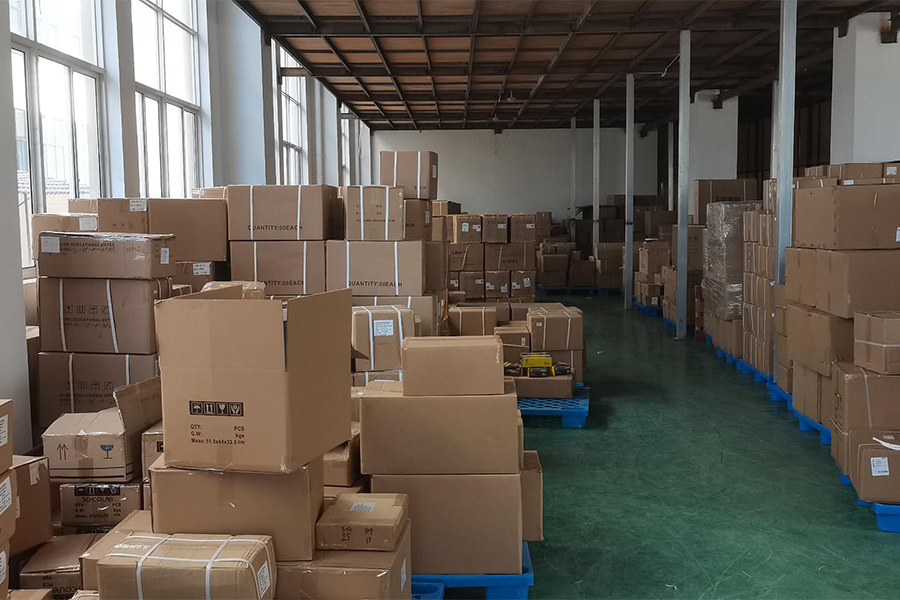 Finished_goods_warehouse_1